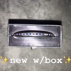 Bangle bracelet with box